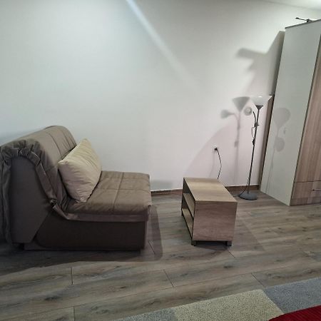 Square Apartment Paracin Exterior photo