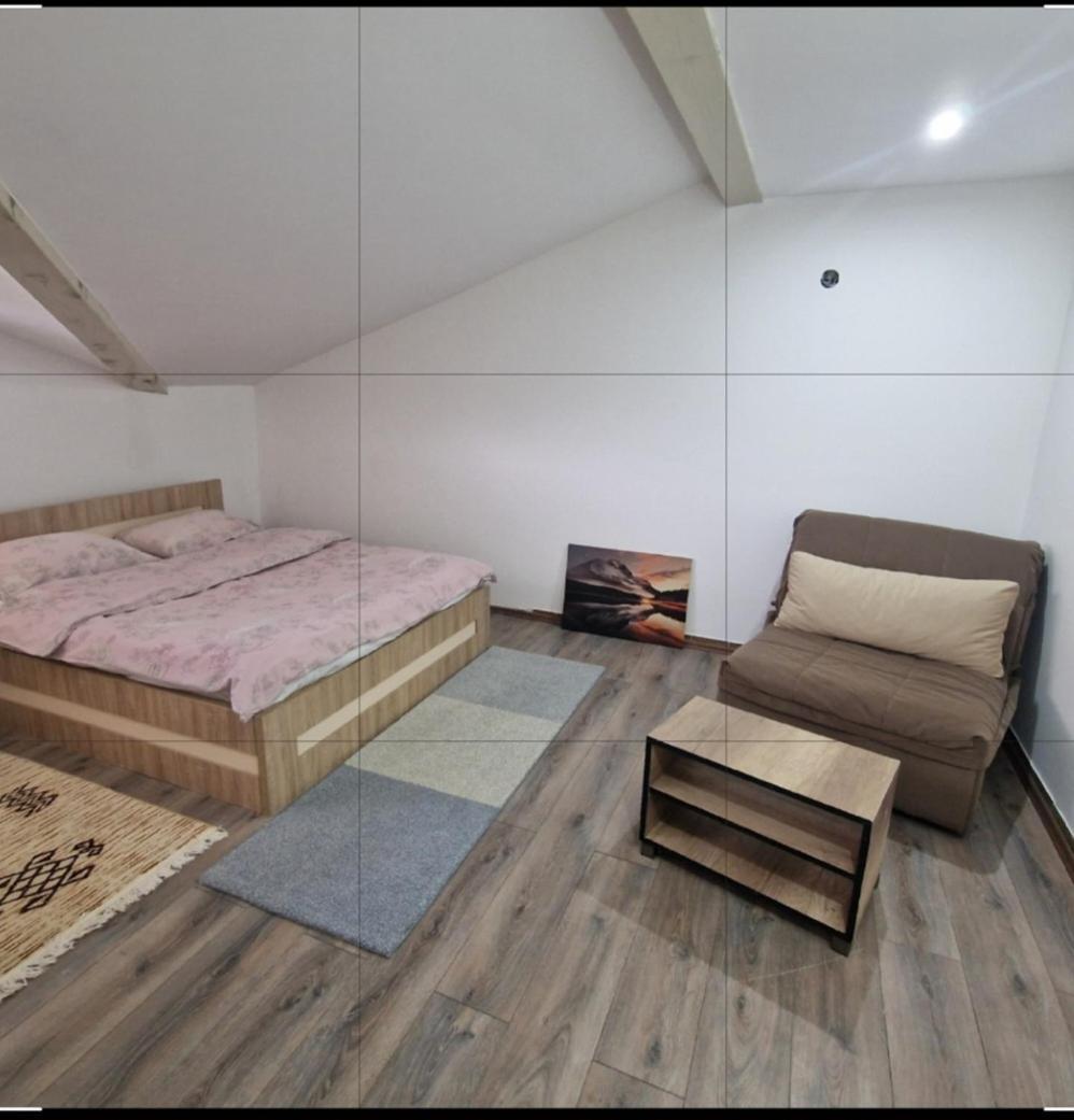 Square Apartment Paracin Exterior photo